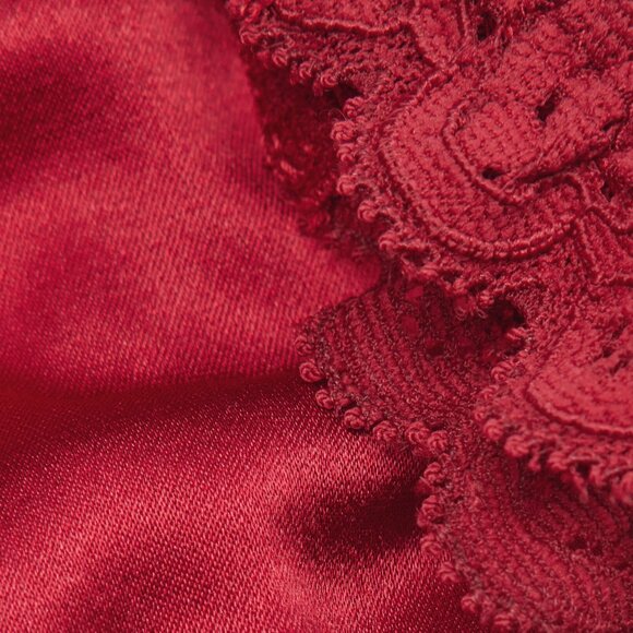 Intimissimi Silk and Lace String in Red - Picture 5 of 6
